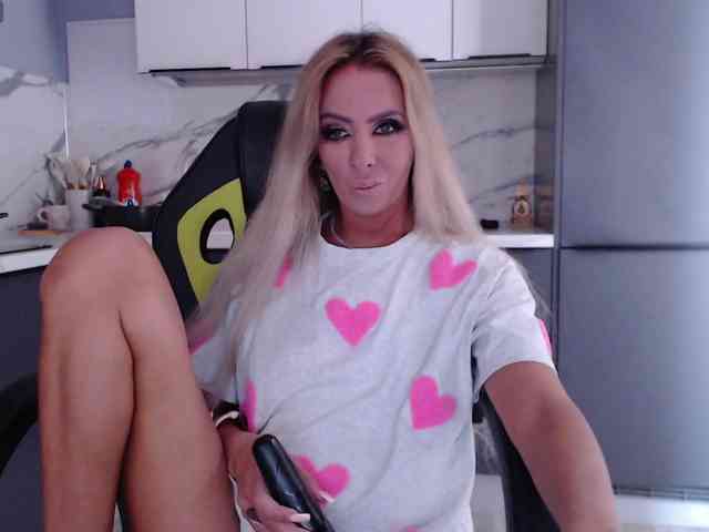blondalina webcam