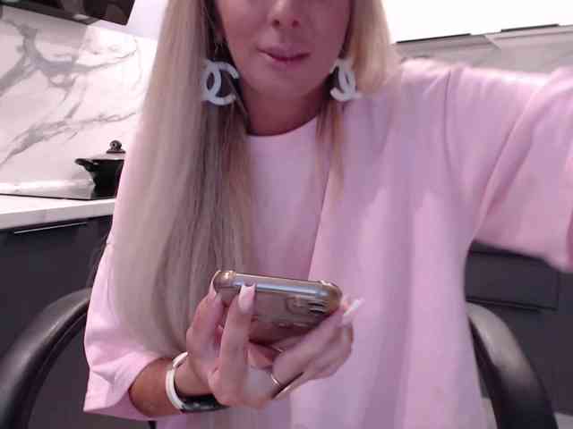 blondalina webcam