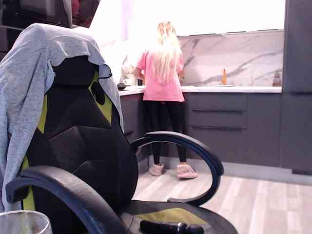 blondalina webcam