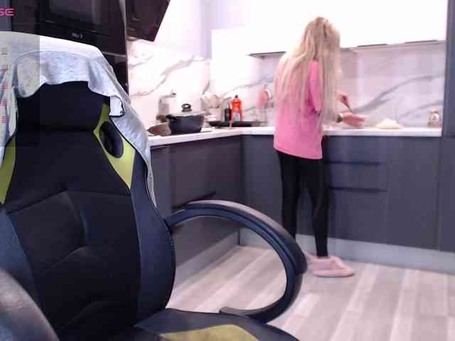 blondalina webcam