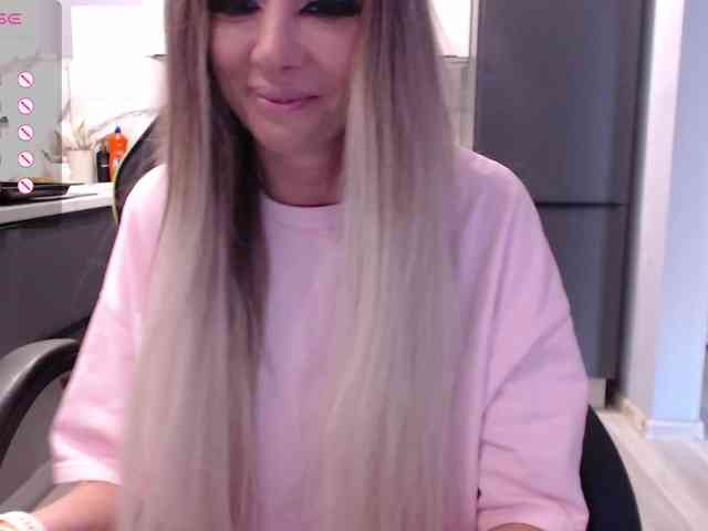 blondalina webcam