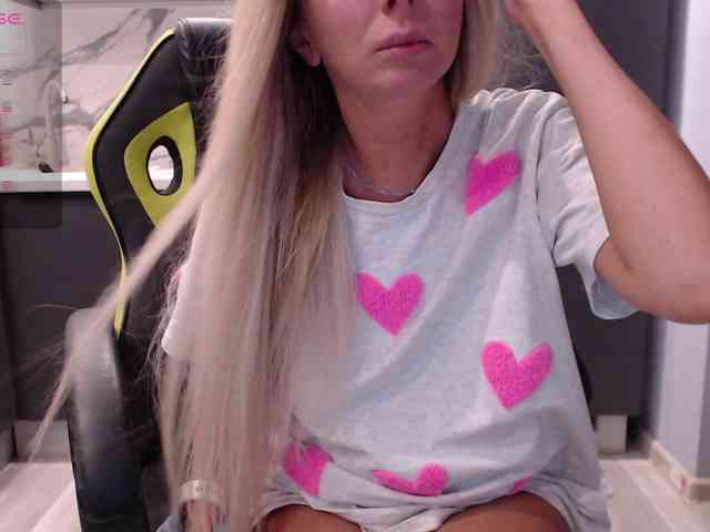 blondalina webcam