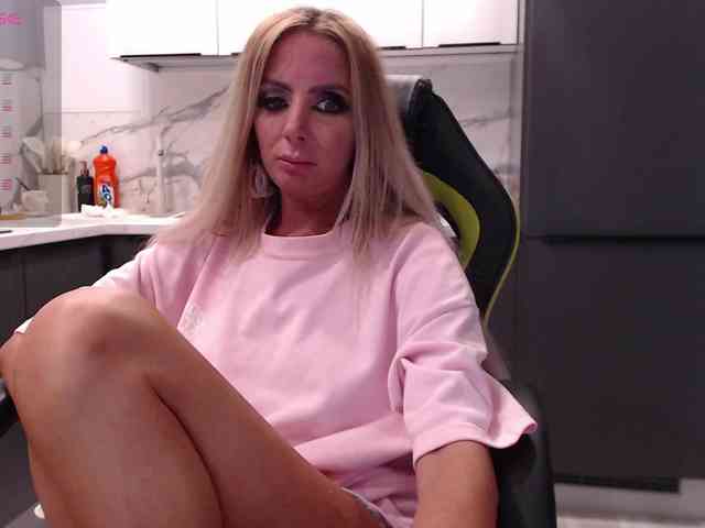 blondalina webcam