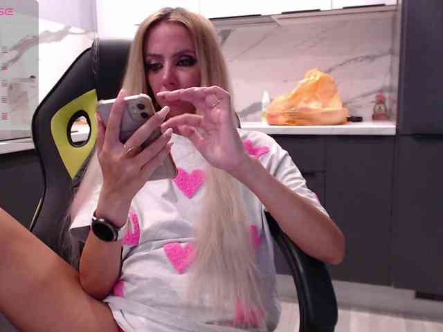 blondalina webcam