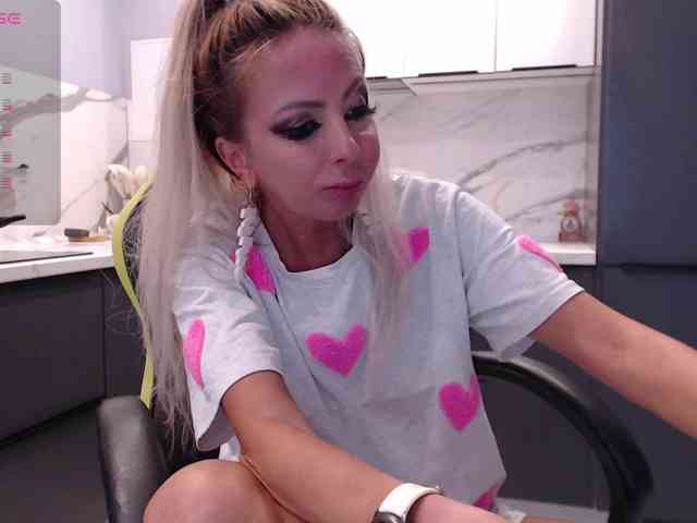 blondalina webcam