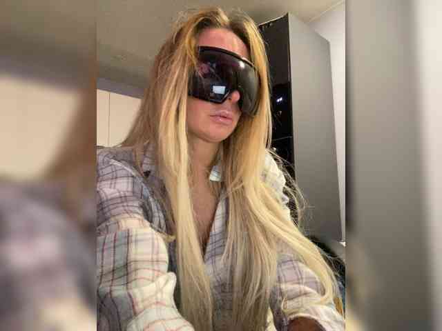 blondalina webcam