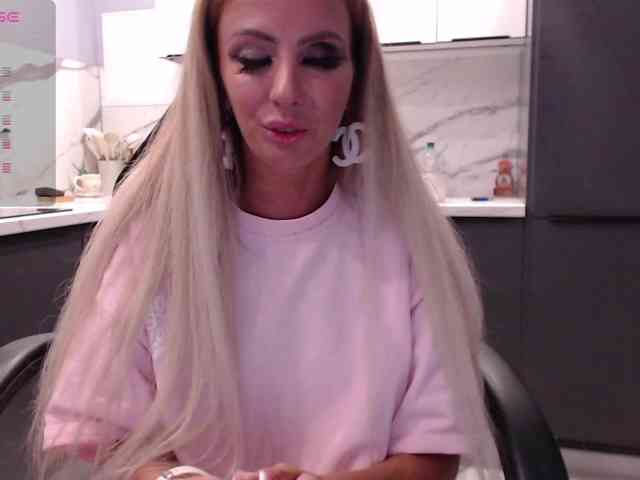 blondalina's live room