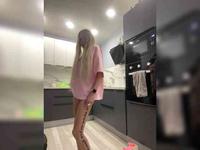 blondalina webcam
