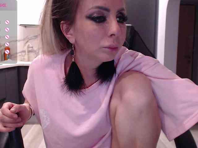blondalina webcam