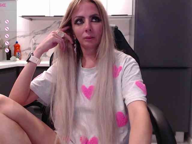 blondalina webcam