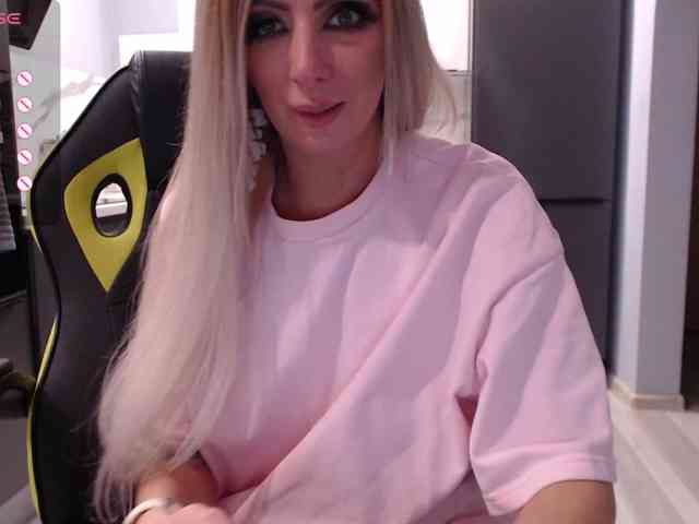 blondalina webcam