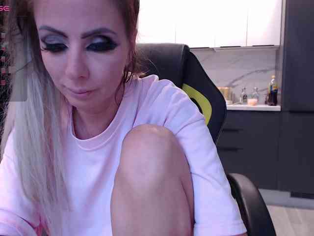 blondalina webcam