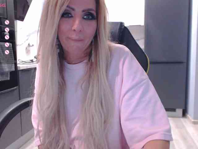 blondalina webcam