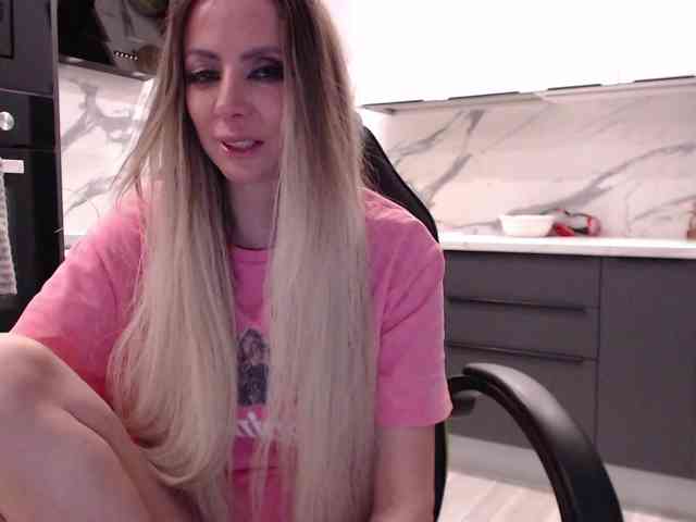 blondalina webcam