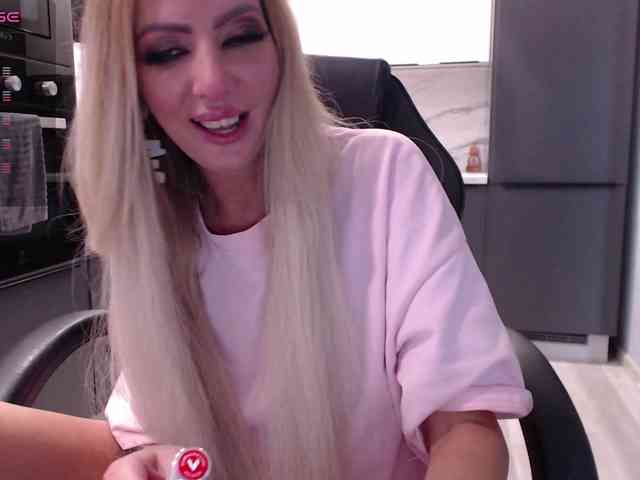 blondalina webcam