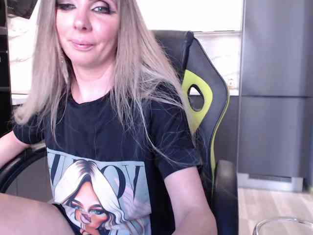 blondalina webcam