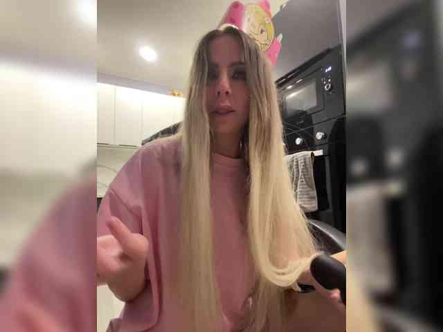 blondalina webcam