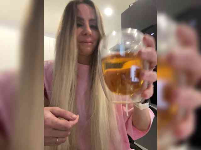 Модель: blondalina