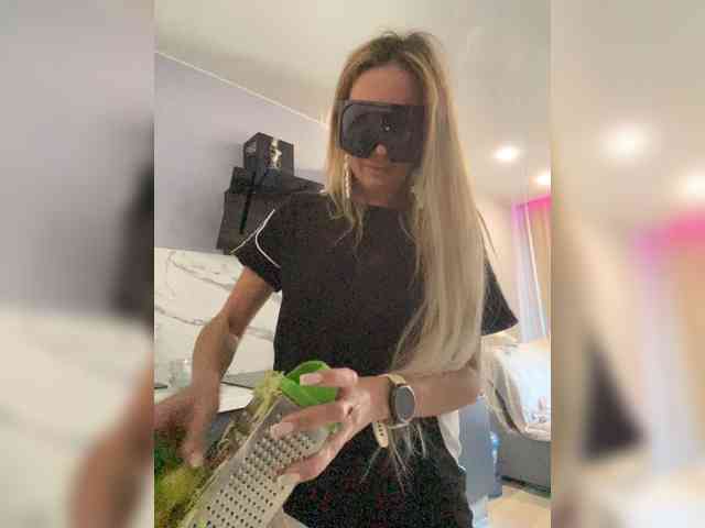 blondalina webcam