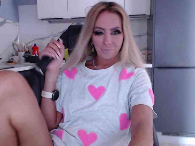 blondalina webcam