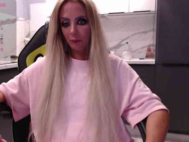 blondalina webcam