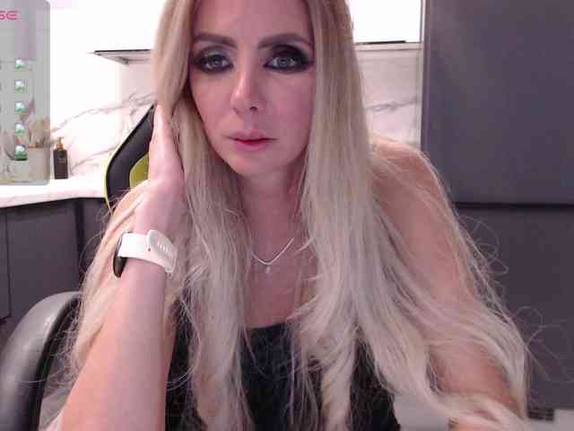 blondalina webcam