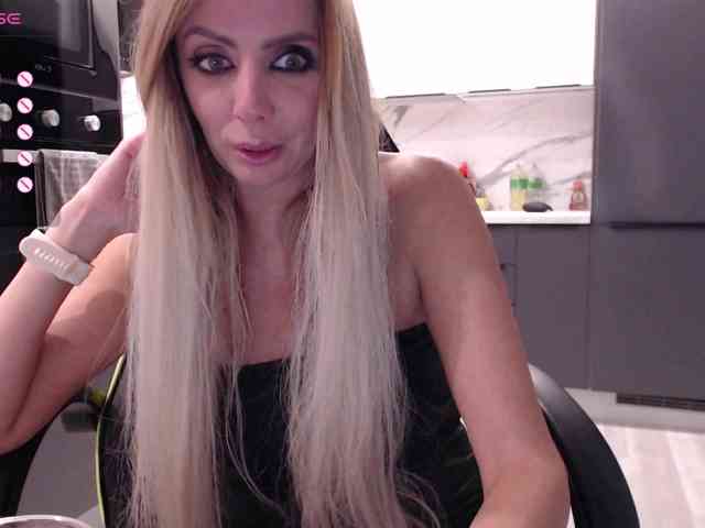 blondalina webcam