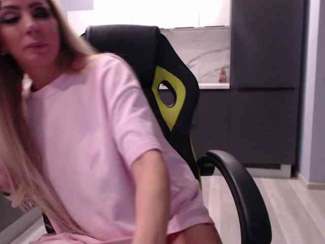 blondalina webcam