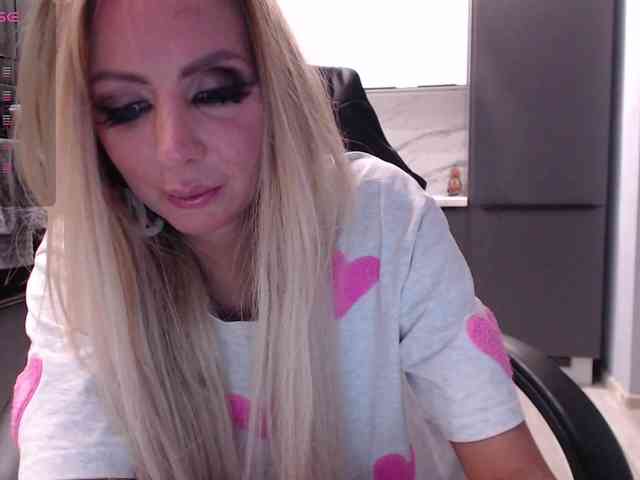blondalina webcam
