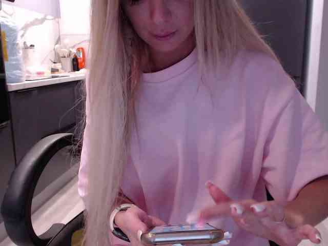 blondalina webcam
