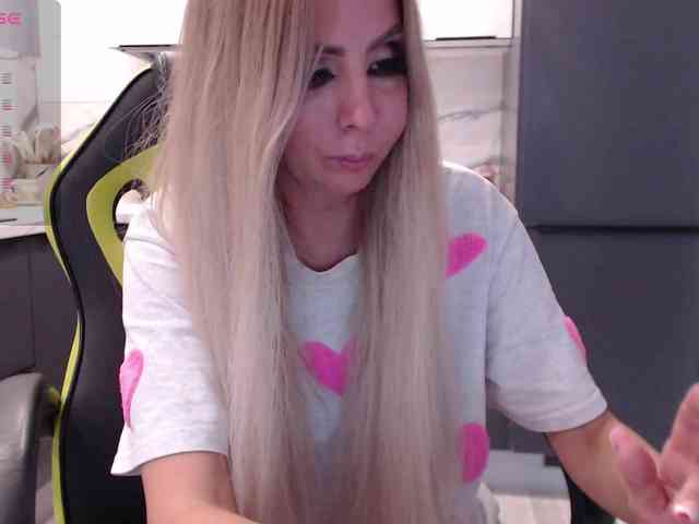blondalina webcam