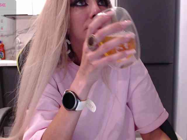 blondalina webcam