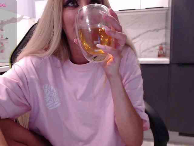 blondalina webcam