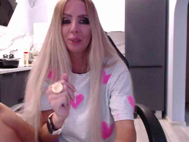 blondalina webcam