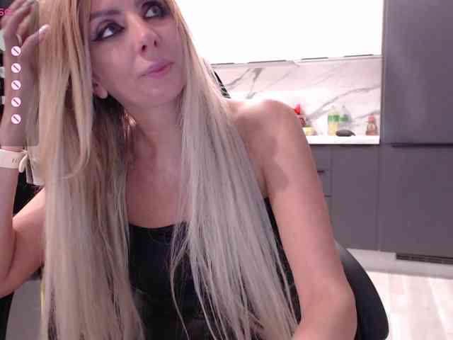 blondalina webcam