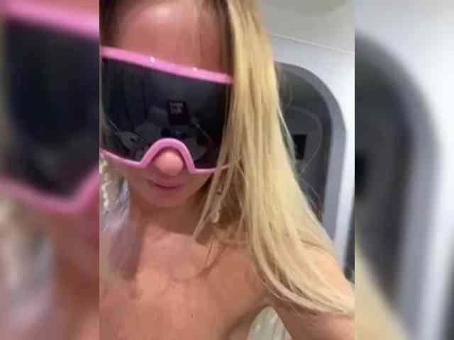 blondalina webcam