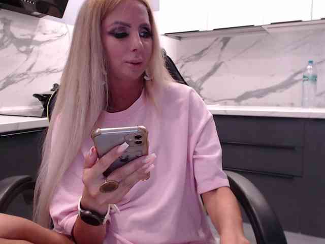 blondalina webcam