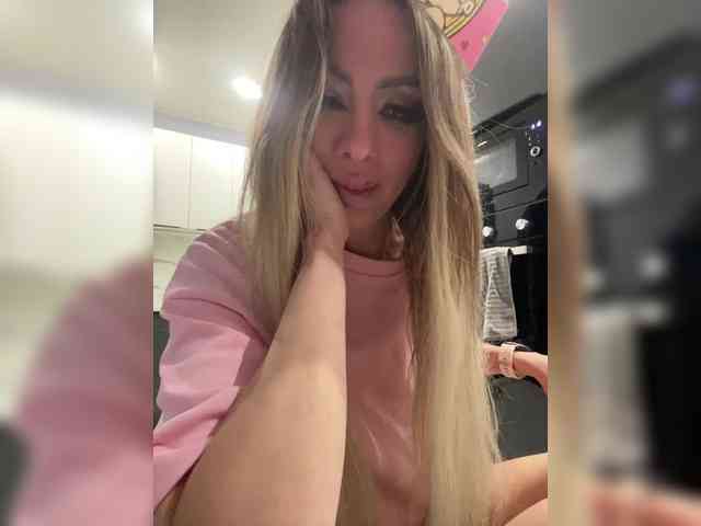 blondalina webcam