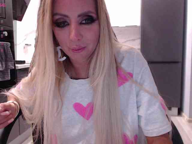 blondalina webcam