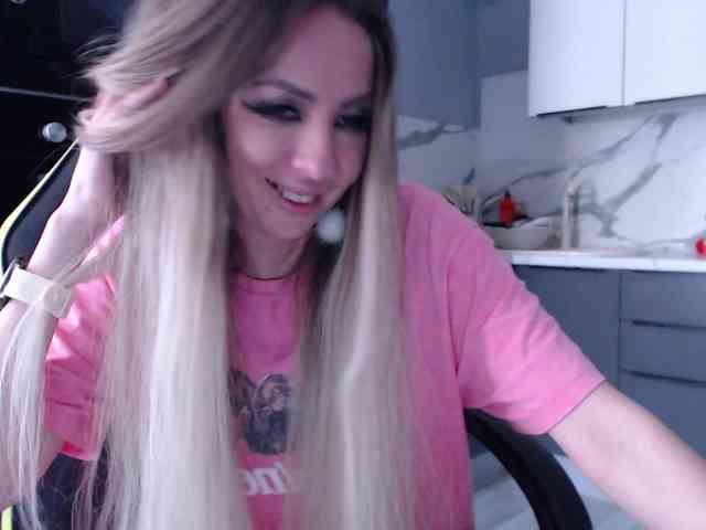 blondalina webcam