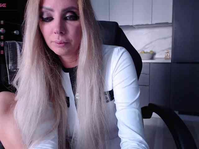 blondalina webcam