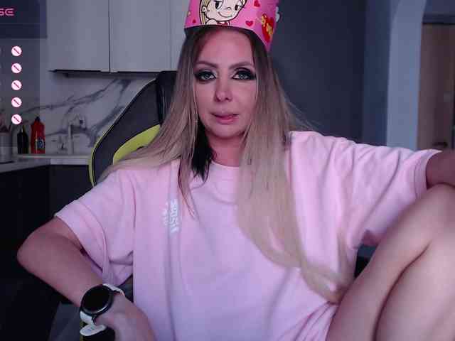 blondalina webcam