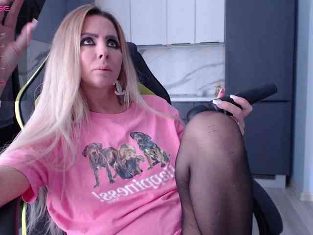blondalina webcam