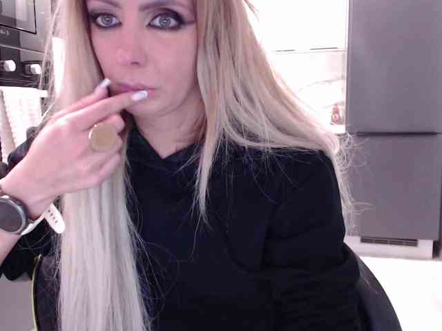 blondalina webcam