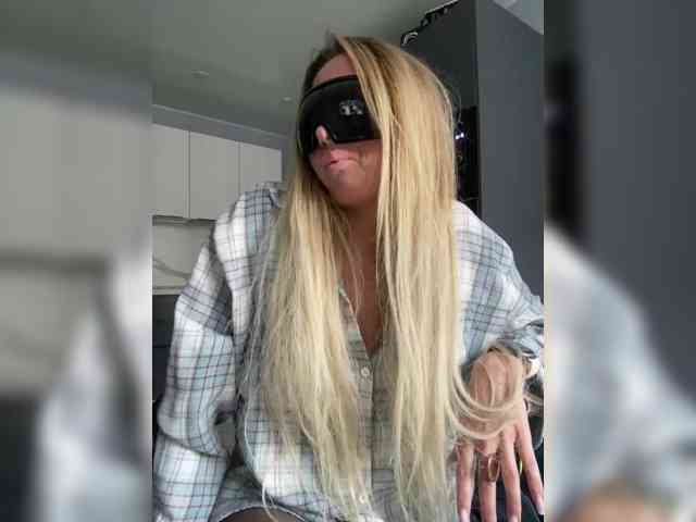 blondalina webcam