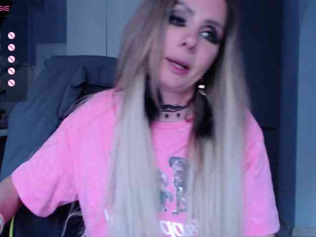 blondalina webcam