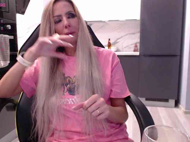 blondalina webcam