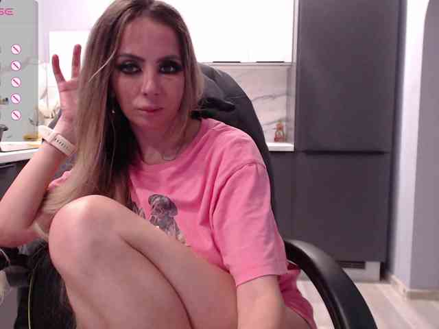 blondalina webcam
