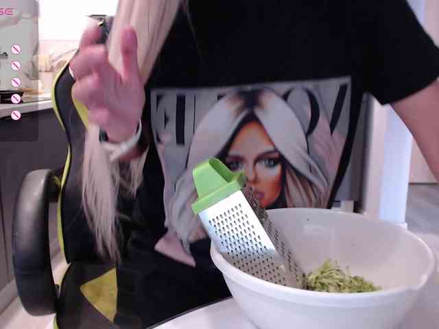 blondalina webcam