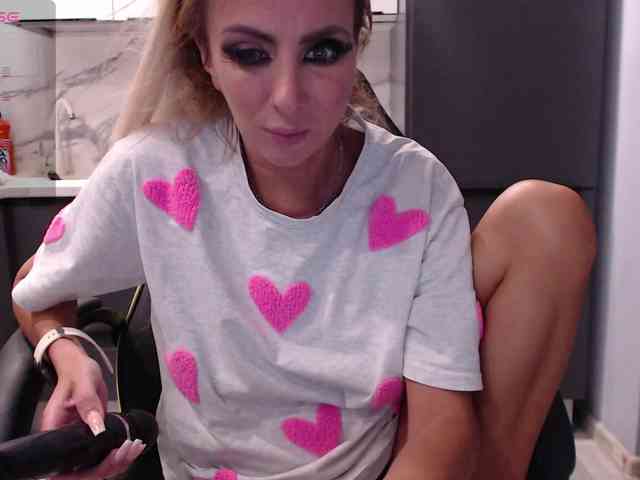 blondalina webcam